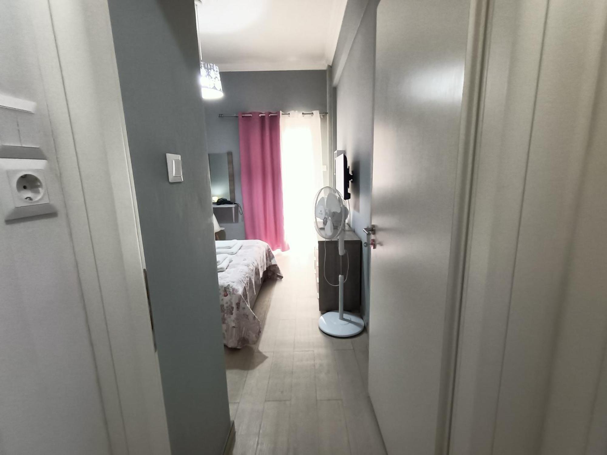 Couple'S Escape Apartment เอเธนส์ ภายนอก รูปภาพ